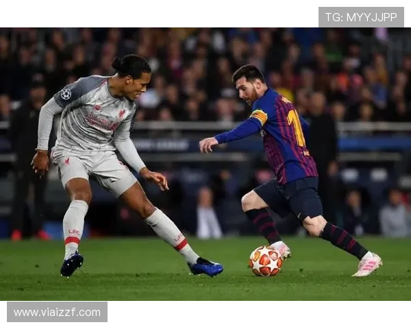 范戴克家庭生活曝光：场外低调陪伴家人