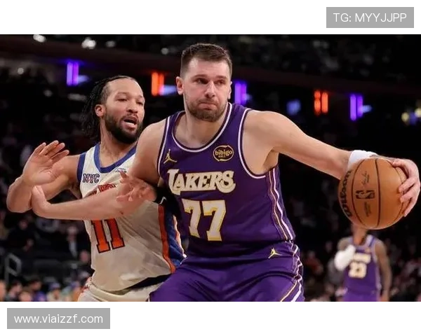 杰伦·布伦森挡拆带球对比东契奇更注重中投效率